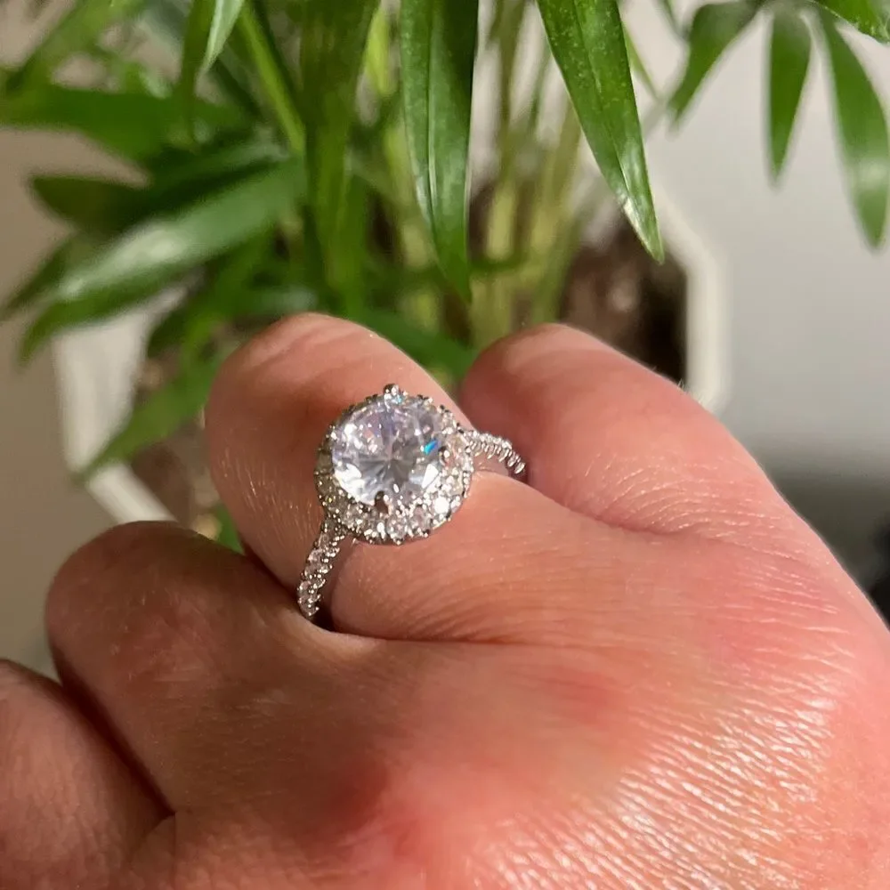 The Sphere 925 and cubic zirconia gorgeous engagement ring